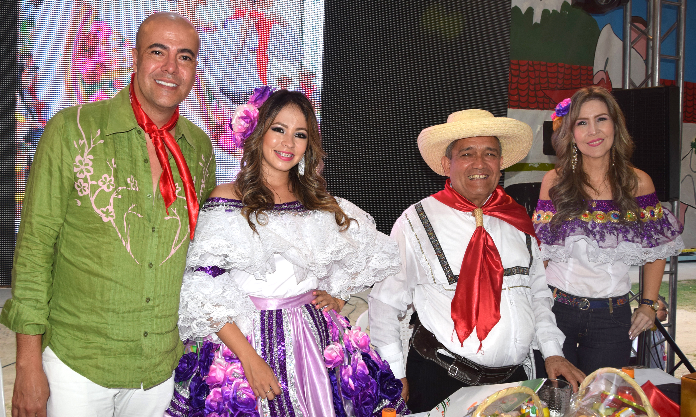 Manchola, Andrea Cabrera, Reina Popular 2016; Luis Alfonso Castellanos y Mónica Segovia, Gerente Semillas del Huila.